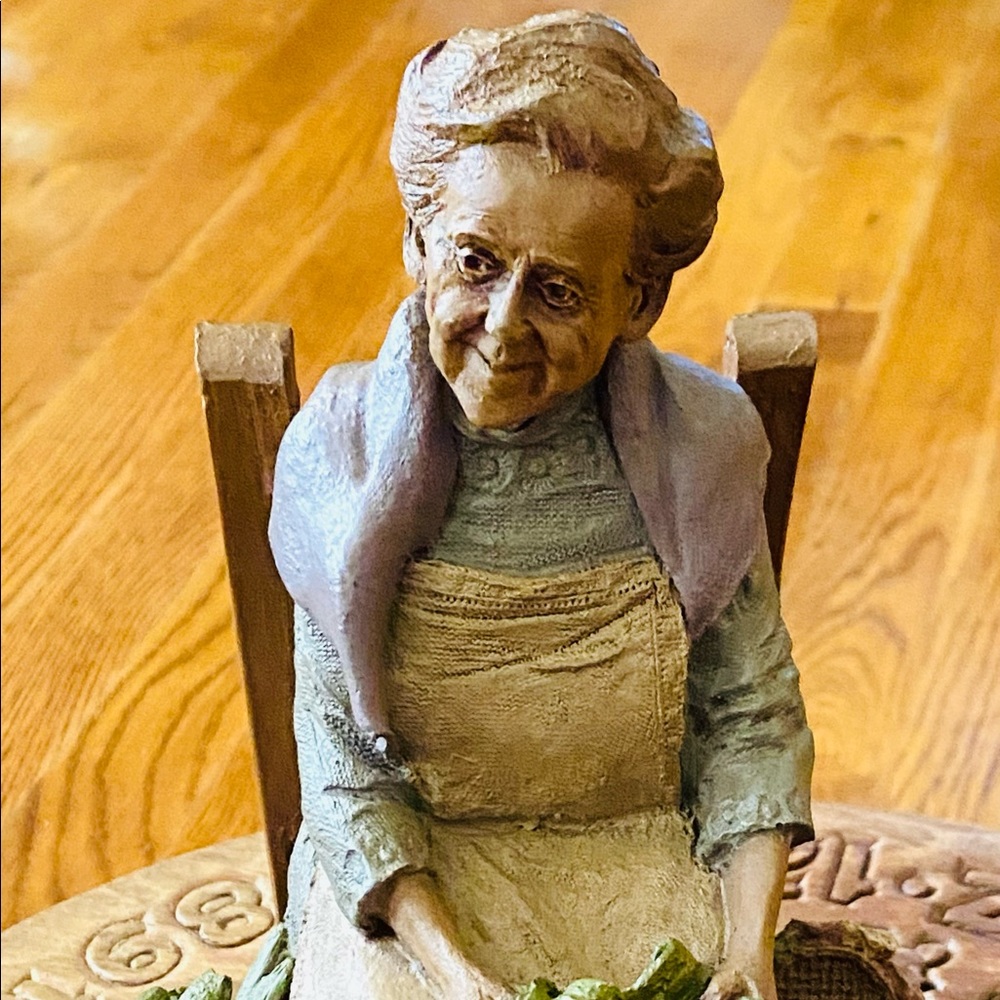 Tom Clark 1986 "LEAH" Woman Veggies